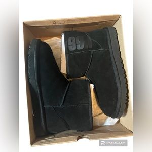 UGG CLASSIC MINI UGG RUBBER LOGO BLACK BOOT WOMENS SIZE 10 EUC